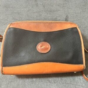 Vintage Dooney and Bourke‎ "R 155" Top Zip w/Pockets Black and Tan